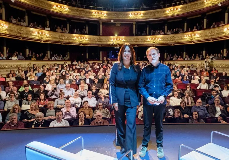 Dolores Redondo: «Quería abrir la gira en este Victoria Eugenia al que me trajo mi padre al estreno de 'Superman'»